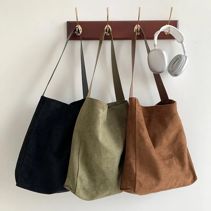 Schultertasche für Damen ⎜ Große Vintage-Tote aus Wildlederoptik mit weichem Griff für Herbst und Winter