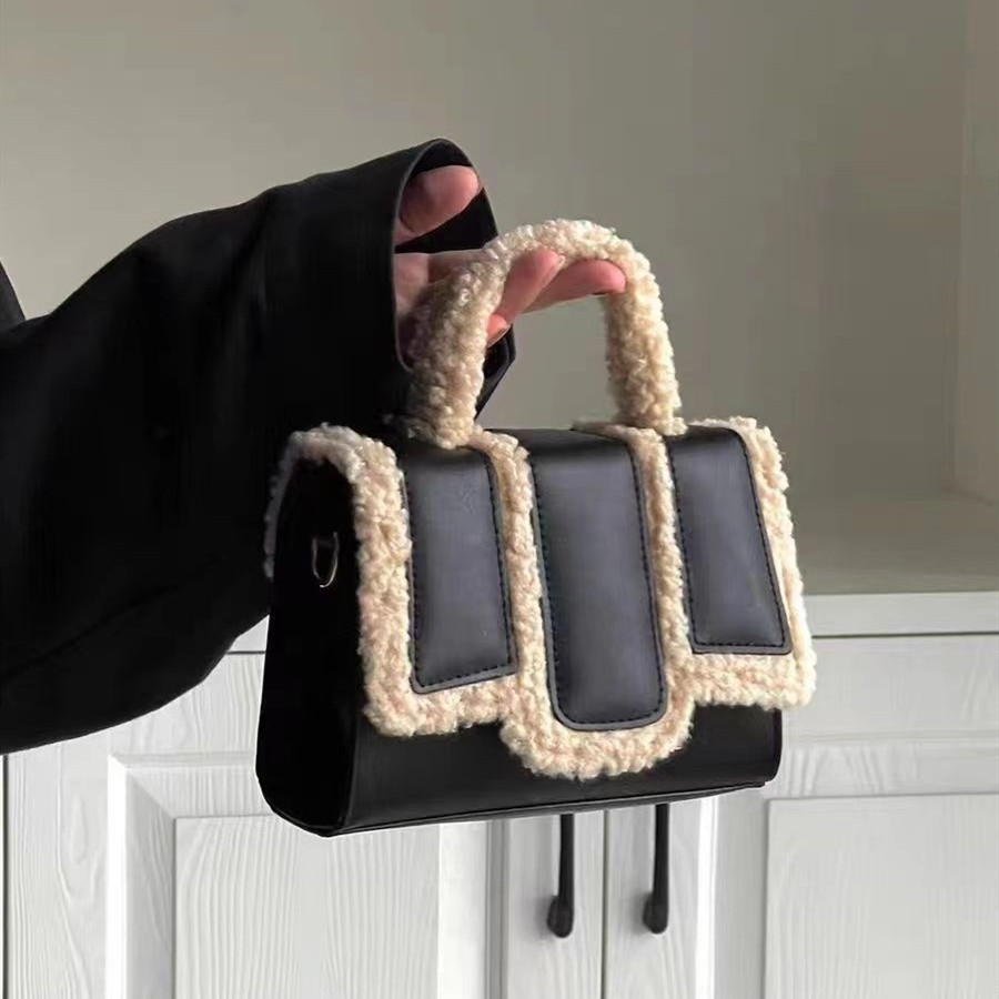 Damen Umhängetasche ⎜ Modische Handtasche mit Lammwolle für Herbst und Winter