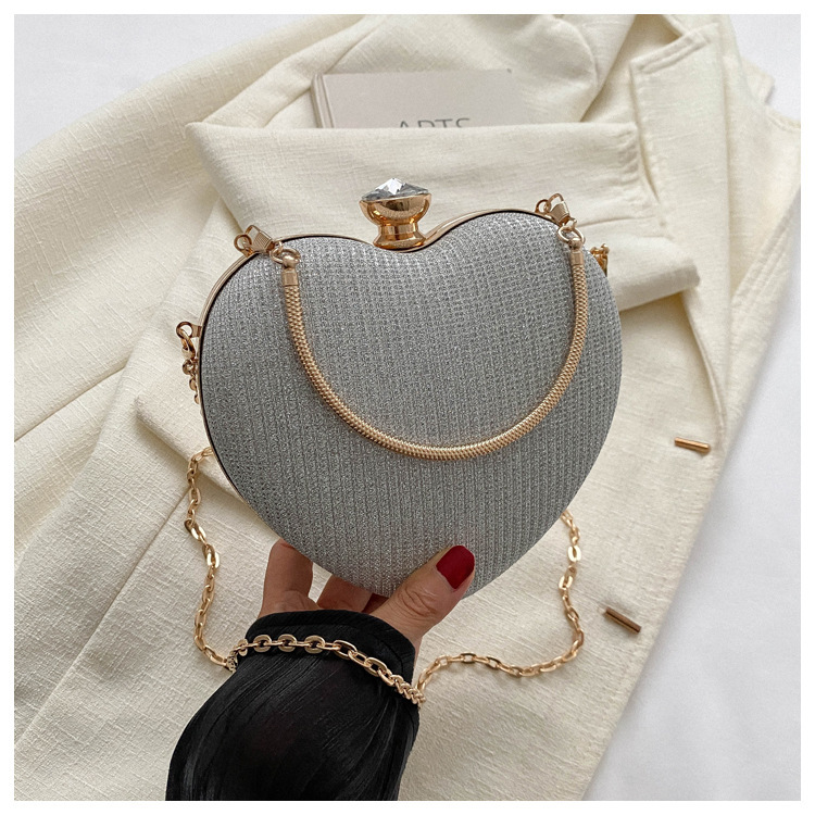 Abendtasche für Damen ⎜ Glänzende Clutch in Herzform mit Kette für elegante Events und besondere Anlässe