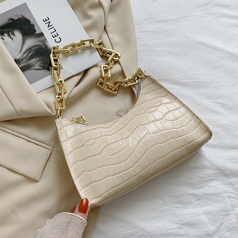 Schultertasche für Damen ⎜ Stilvolle Unterarmtasche mit Krokoprägung und goldener Gliederkette