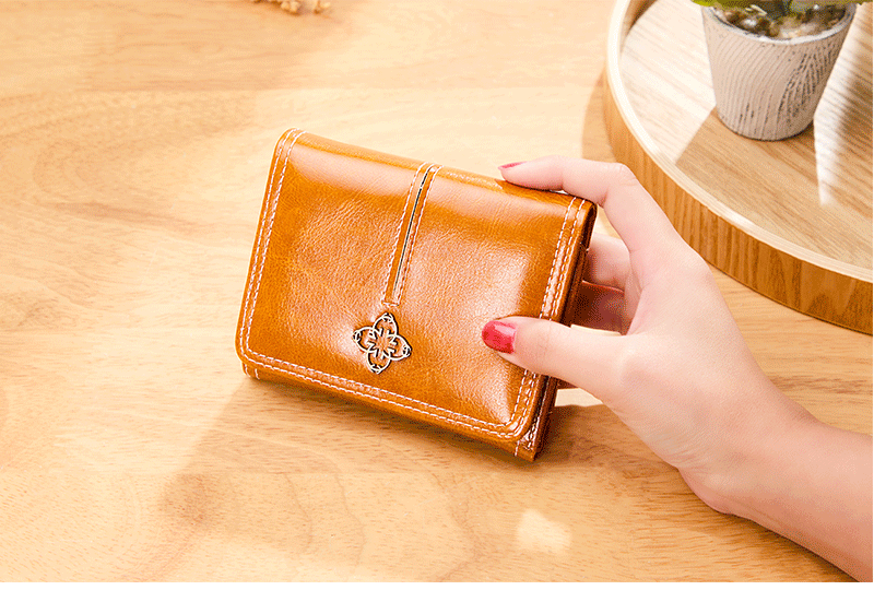 Damen Geldbörse im Vintage-Stil ⎜ Kurze Dreifach-Brieftasche aus Leder mit stilvollem Design und praktischen Fächern