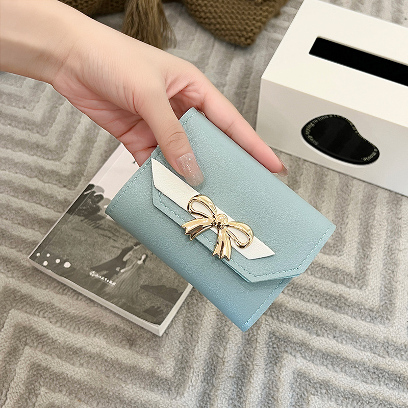 Damen Geldbörse mit Schleife ⎜ Kompakte dreifach faltbare Brieftasche mit Druckknopf und elegantem Design