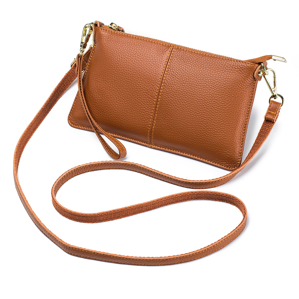 Clutch Tasche für Damen ⎜ Schlichte Umhängetasche aus Leder mit abnehmbarem Riemen für Alltag und Abend