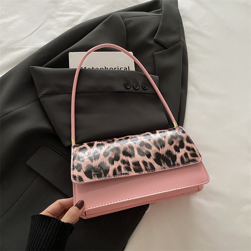 Damen Schultertasche ⎜ Elegante Umhängetasche mit Leopardenmuster und geräumigem Hauptfach