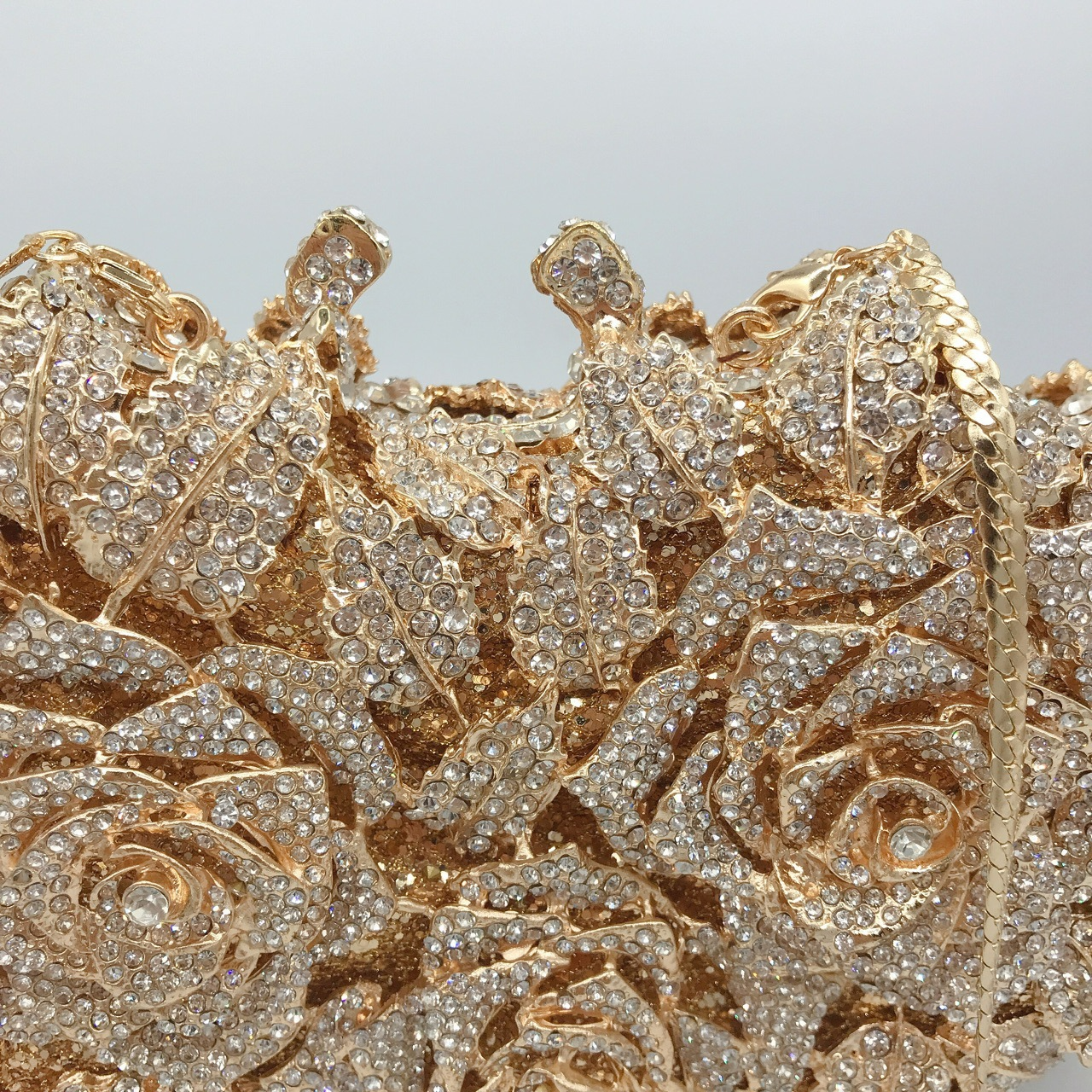 Damen Clutch mit Rosen und Strass ⎜ Glitzernde Abendtasche für Hochzeit, Gala und besondere Anlässe