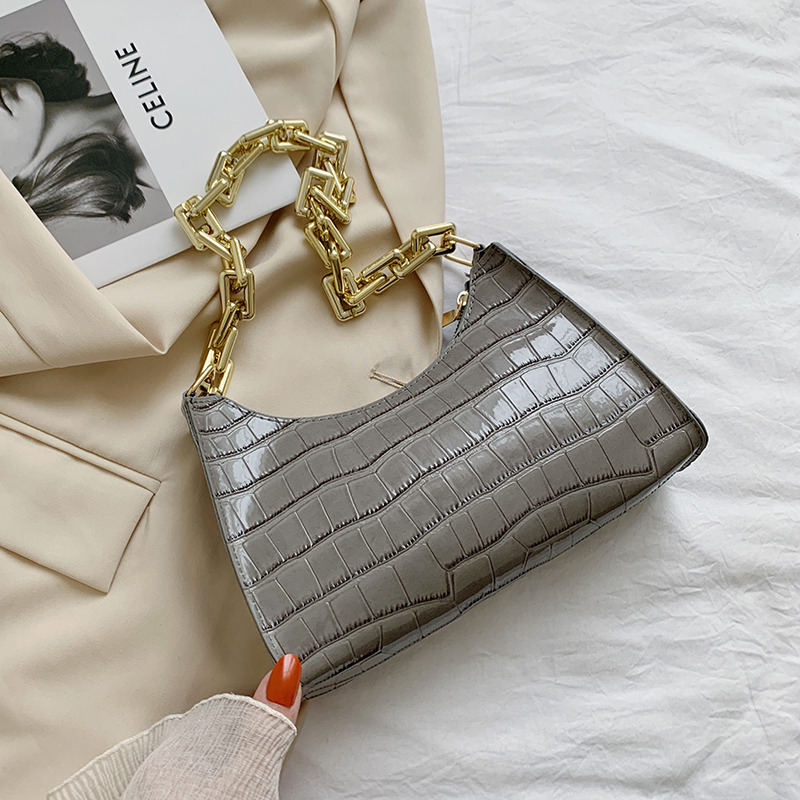 Schultertasche für Damen ⎜ Stilvolle Unterarmtasche mit Krokoprägung und goldener Gliederkette