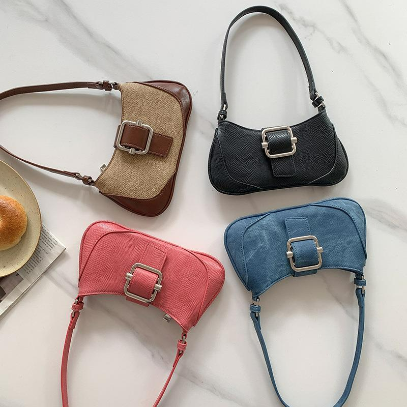 Baguette Tasche für Damen ⎜ Retro Design mit hochwertigem Nähmuster und praktischer Schultertragefunktion
