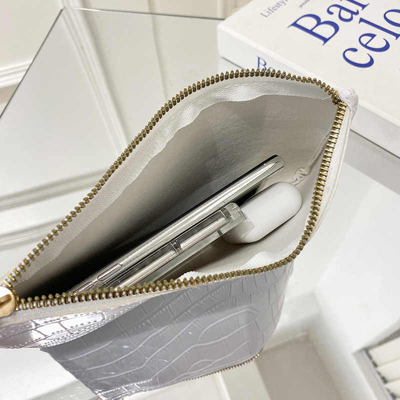 Clutch für Damen mit Krokodilprägung ⎜ Elegante Handgelenktasche für Alltag und Ausgehen