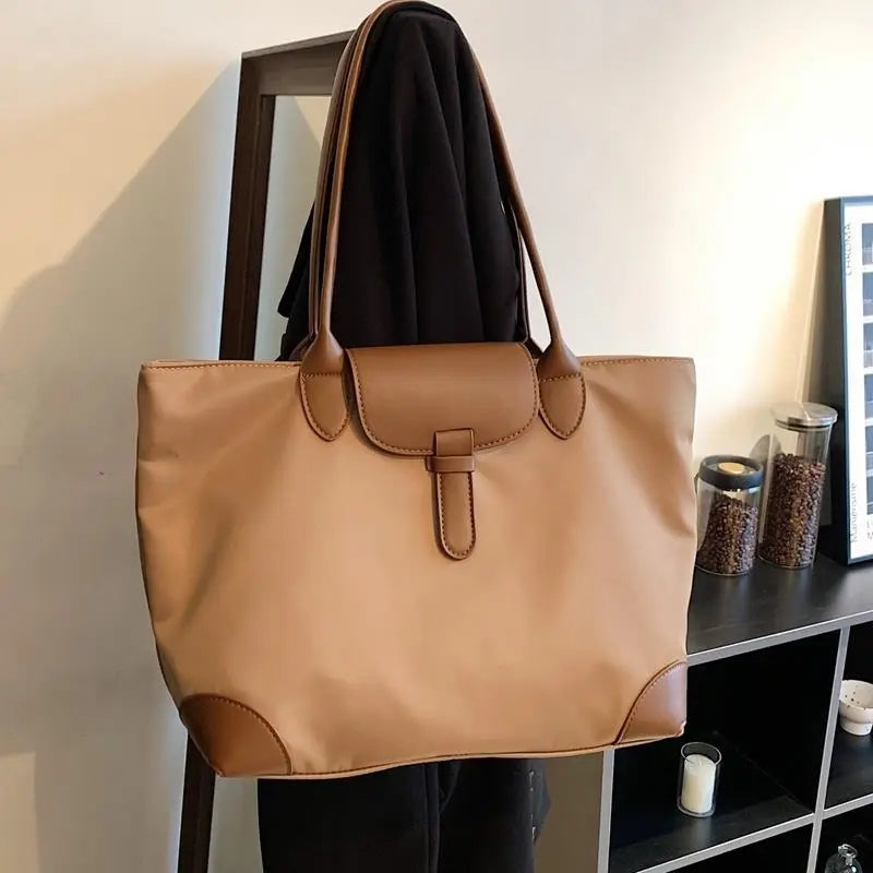 Shopper-Tasche für Damen ⎜ Elegante Tragetasche mit Kontrastdetails und großem Stauraum für Arbeit und Alltag