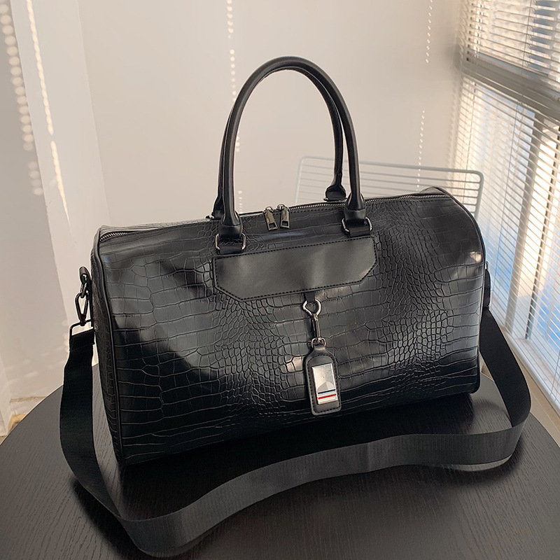 Reisetasche für Herren ⎜ Große Weekender-Tasche in Kroko-Optik mit Schulterriemen und Doppelgriff für stilvolle Reisen