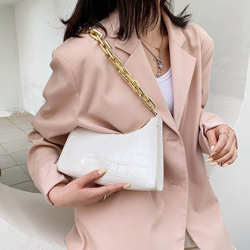 Schultertasche für Damen ⎜ Stilvolle Unterarmtasche mit Krokoprägung und goldener Gliederkette