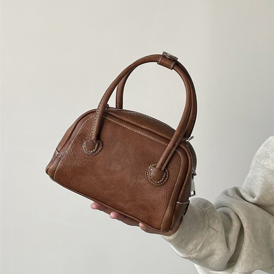Damen Handtasche mit Schultergurt ⎜ Kompakte Bowling Bag aus Leder für Freizeit und Alltag