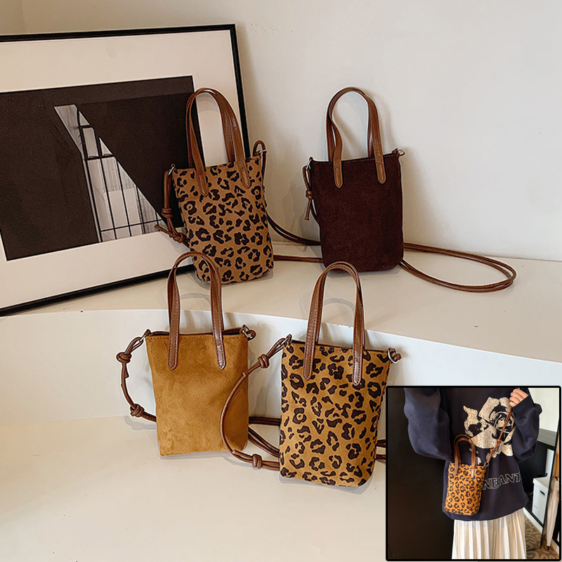 Damentasche mit Schulterriemen ⎜ Kompakte Handytasche mit Leopardenmuster