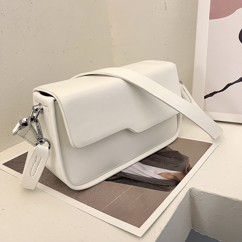 Schultertasche für Damen ⎜ Schlichte Baguette-Form mit verstellbarem Riemen für Alltag und Freizeit