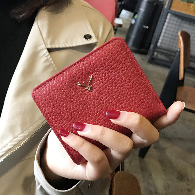 Kompakte Damen Geldbörse aus Leder ⎜ Faltbares Mini-Portemonnaie im schlanken Design mit Münzfach und edler Prägung