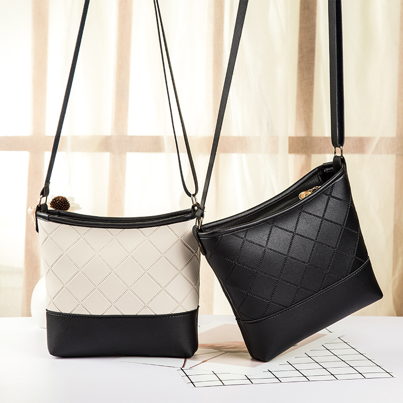 Umhängetasche für Damen ⎜ Schultertasche mit Rautenmuster und Retro-Design für Alltag und Freizeit