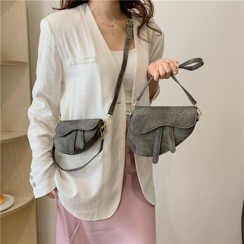 Umhängetasche für Damen ⎜ Modische Satteltasche mit Doppelriemen und stilvollem Vintage-Design für den Alltag