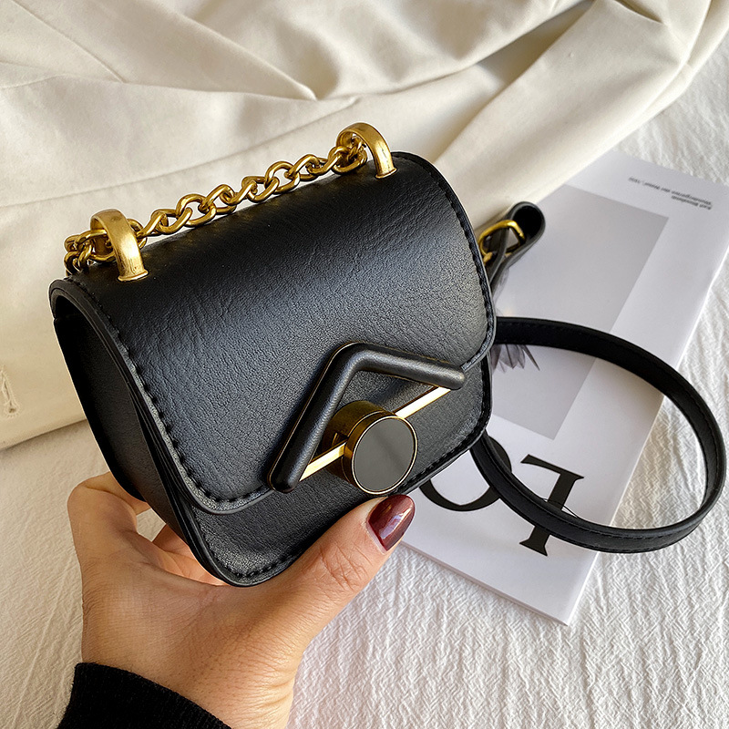 Umhängetasche für Damen ⎜ Elegante Mini-Tasche mit goldenen Details für Alltag und Ausgehen