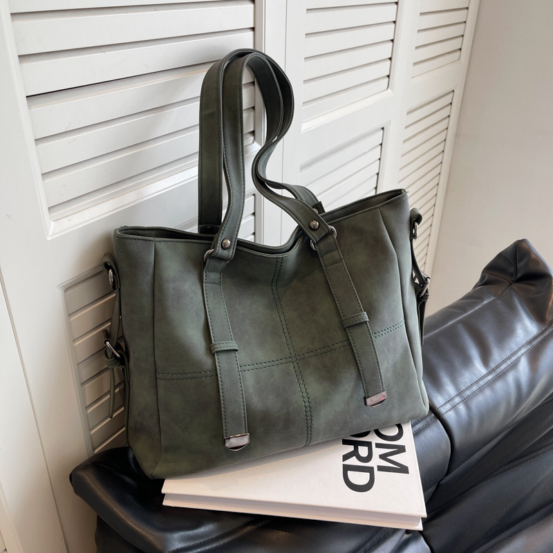 Damen Tragetasche in Lederoptik ⎜ Lässige Handtasche mit viel Stauraum für Alltag und Büro