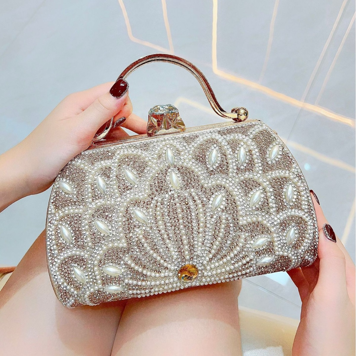 Damen Clutch Tasche ⎜ Elegante Handtasche mit Strass und Perlen für Abend und Events