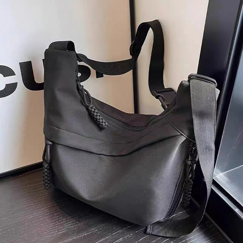 Umhängetasche aus Oxford-Gewebe für Damen ⎜ Sportliche Schultertasche mit Viel Stauraum und Lässigem Design