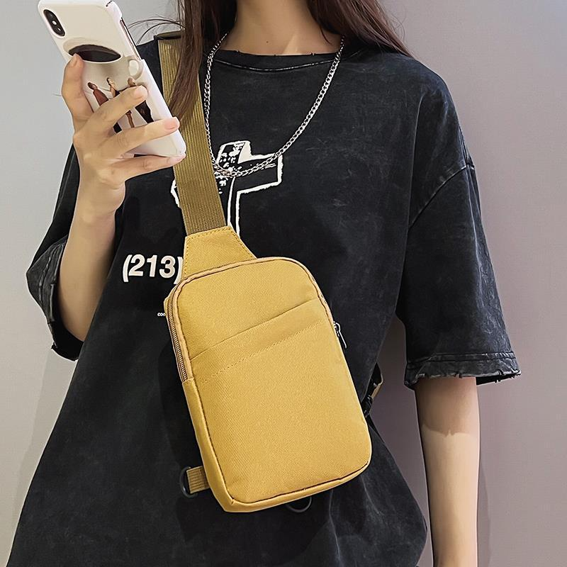 Umhängetasche für Damen ⎜ Kompakte Schultertasche im lässigen Design für Handy, Geldbörse und Alltag