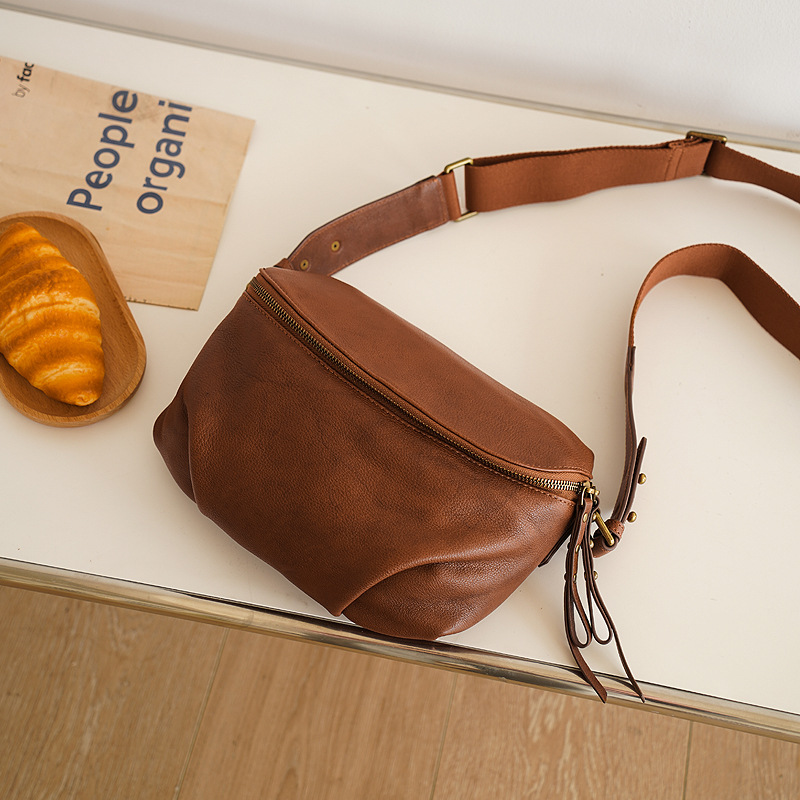 Bauchtasche für Damen ⎜ Stylische Satteltasche aus Lederoptik für Reisen, Alltag und Freizeit