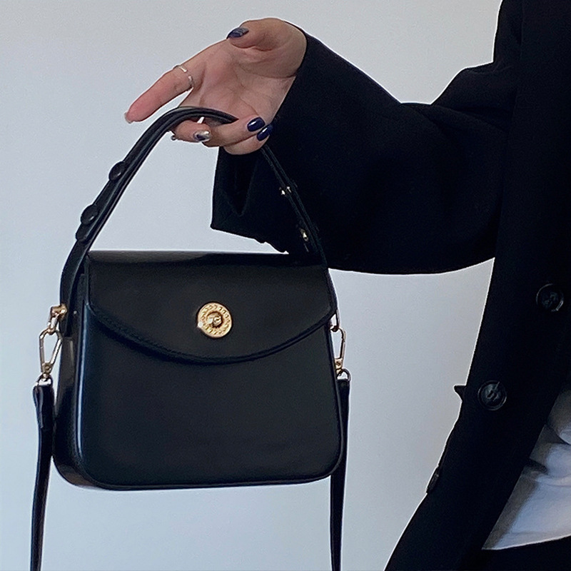 Umhängetasche für Damen ⎜ Modische Retro-Handtasche mit Tragegriff und verstellbarem Riemen für Alltag und Ausgehen