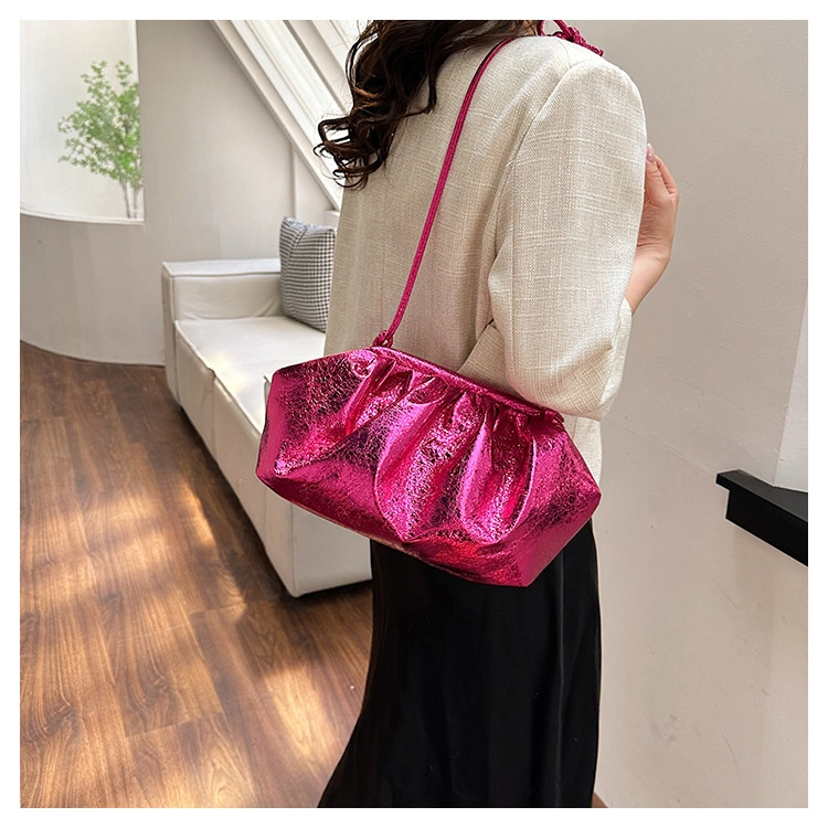 Schultertasche für Damen ⎜ Stilvolle Crossbody-Bag im metallischen Design für einen modernen Look