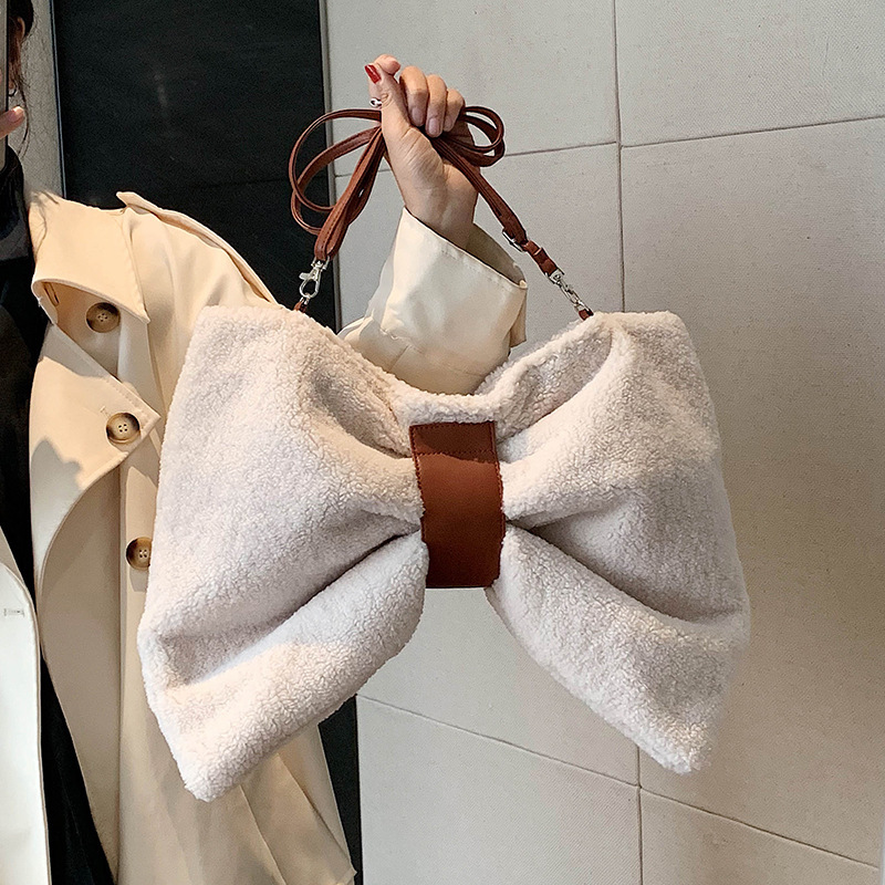 Umhängetasche für Damen ⎜ Modische Tasche mit Schleifen-Design und verstellbarem Trageriemen