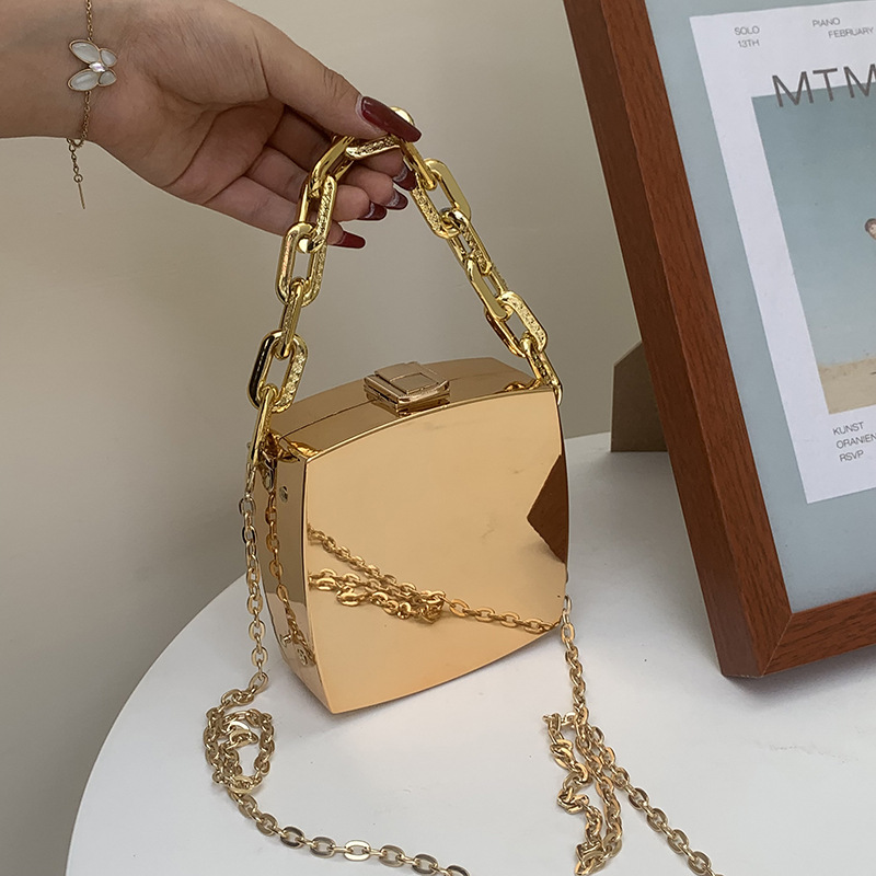 Abendtasche für Damen ⎜ Elegante Box-Tasche mit Gliederkette und glänzender Hartschale für besondere Anlässe