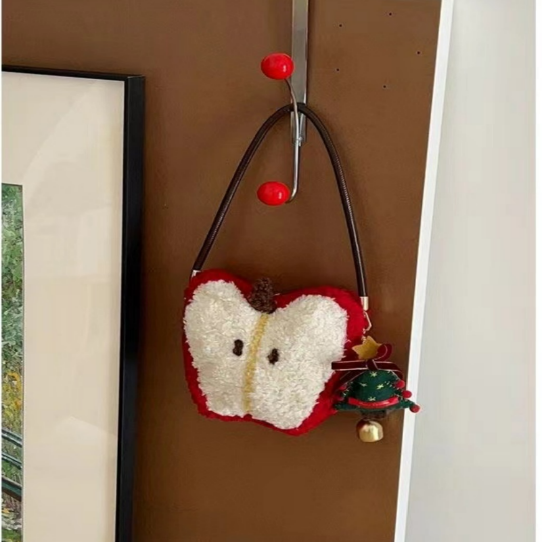 Umhängetasche für Damen ⎜ Flauschige Schultertasche im Weihnachtsdesign mit Apfelmotiv für Winter und Festtage