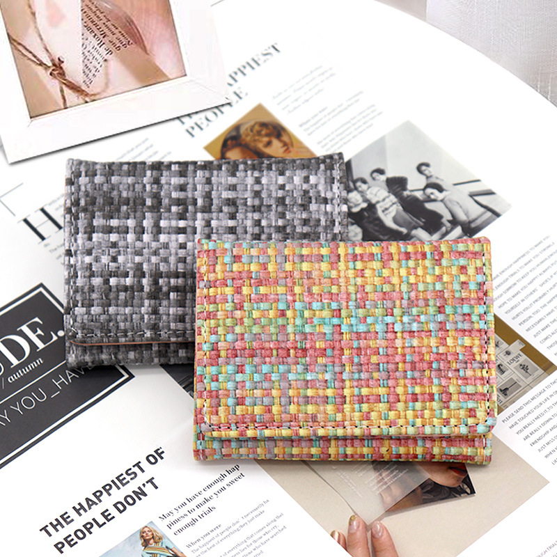 Damen Mini-Geldbörse aus Stroh-Optik ⎜ Faltbare Ultraleichte Brieftasche mit modischem Design für jede Gelegenheit