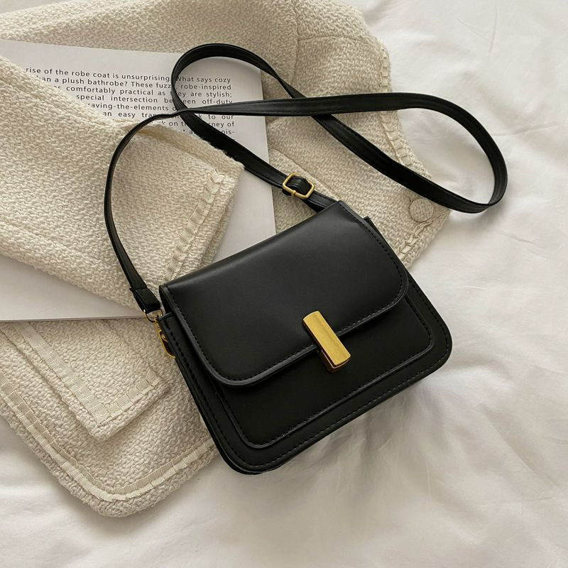 Umhängetasche für Damen ⎜ Kompakte Schultertasche in Retro-Optik mit Magnetverschluss und elegantem Design