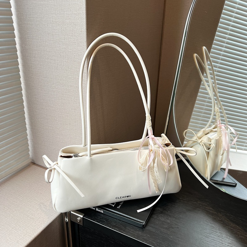 Elegante Damen Schultertasche ⎜ Schlichte Umhängetasche mit Verstellbaren Trägern und Femininer Form