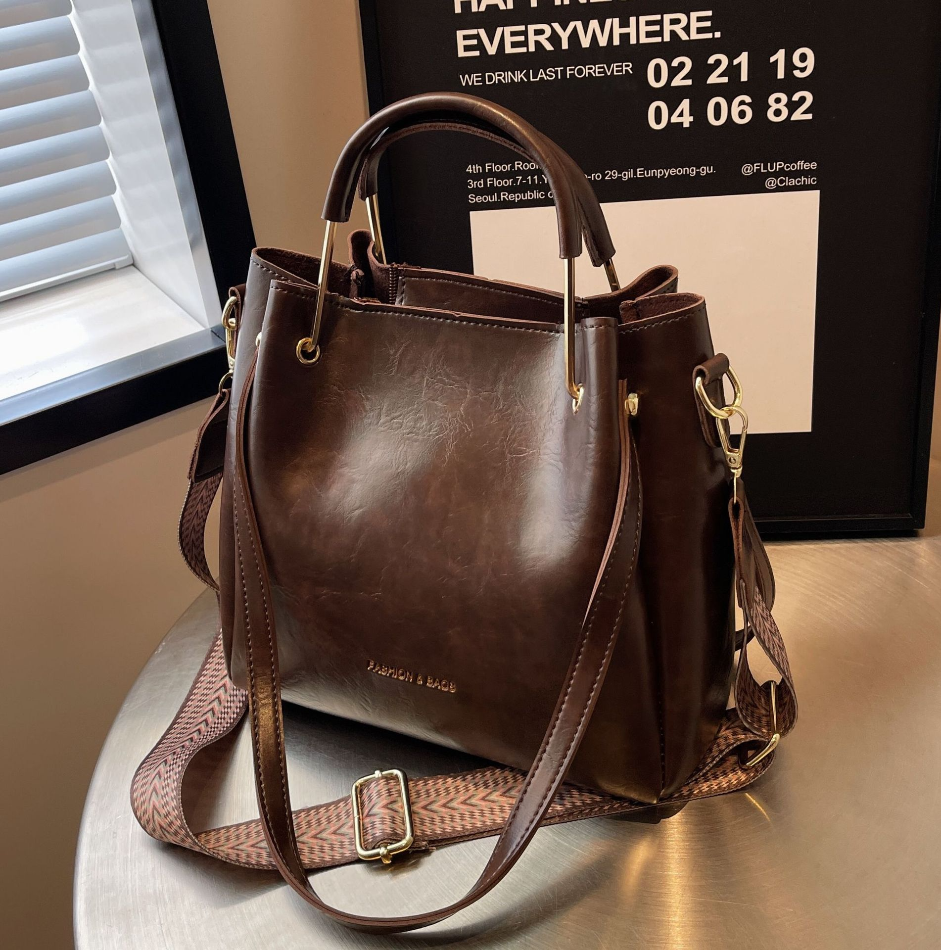 Shopper Tasche für Damen ⎜ Retro Handtasche mit Schulterriemen und viel Stauraum für Alltag und Freizeit