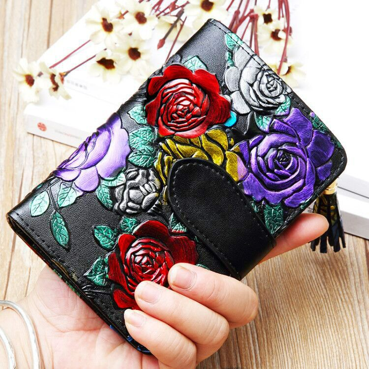 Damen Kurz-Geldbörse aus Leder ⎜ Stilvolle Brieftasche mit Blumenprägung und praktischem Druckknopfverschluss