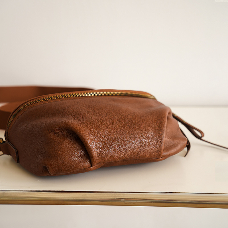Bauchtasche für Damen ⎜ Stylische Satteltasche aus Lederoptik für Reisen, Alltag und Freizeit