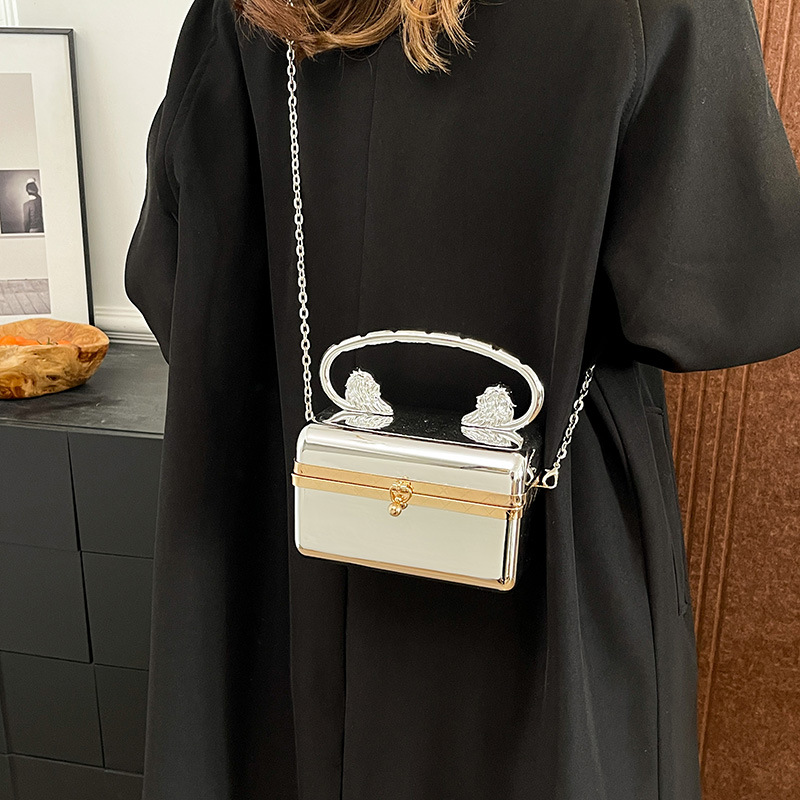 Umhängetasche für Damen ⎜ Glänzende Acryl-Clutch mit Kettenriemen für Partys und besondere Anlässe