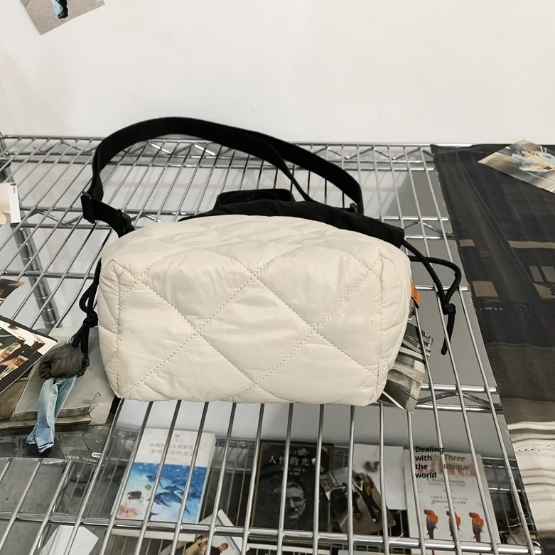Umhängetasche mit Steppdesign ⎜ Leichte Tragetasche für Damen mit Kurzem Griff und Verstellbarem Schulterriemen