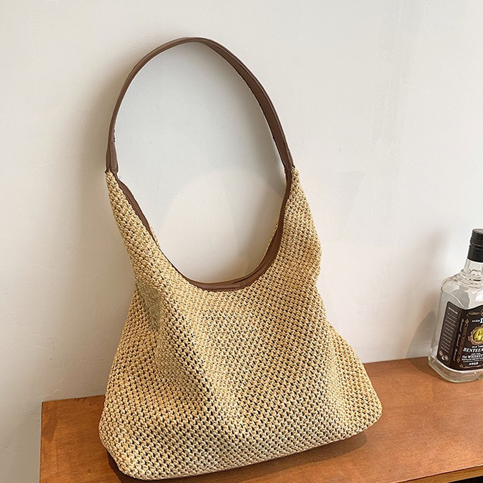 Strandtasche aus Strohgeflecht ⎜ Große Schultertasche mit Retro-Design und Innenfach aus Kunstleder