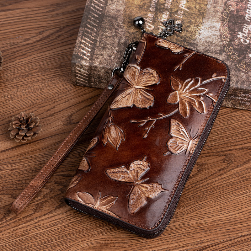 Damen Clutch aus Echtleder ⎜ Vintage Geldbörse mit Schmetterlingsprägung und abnehmbarem Handriemen