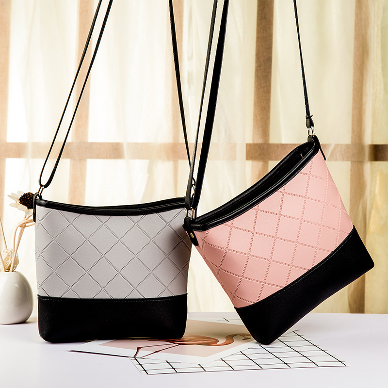 Umhängetasche für Damen ⎜ Schultertasche mit Rautenmuster und Retro-Design für Alltag und Freizeit