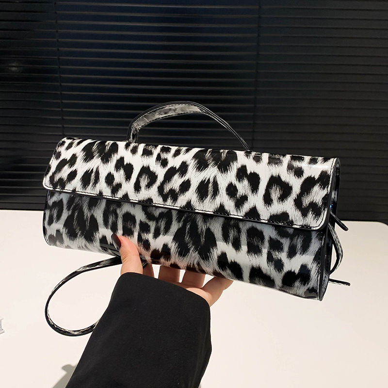 Schultertasche für Damen ⎜ Stylische Tragetasche mit Leopardenmuster und verstellbarem Riemen für Alltag und Freizeit