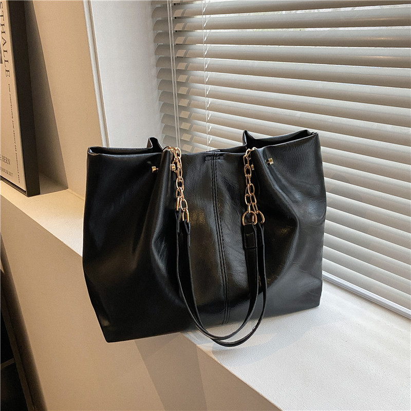 Shopper Tasche mit Kettenriemen ⎜ Große Tragetasche für Damen aus Weichem Material und Viel Stauraum