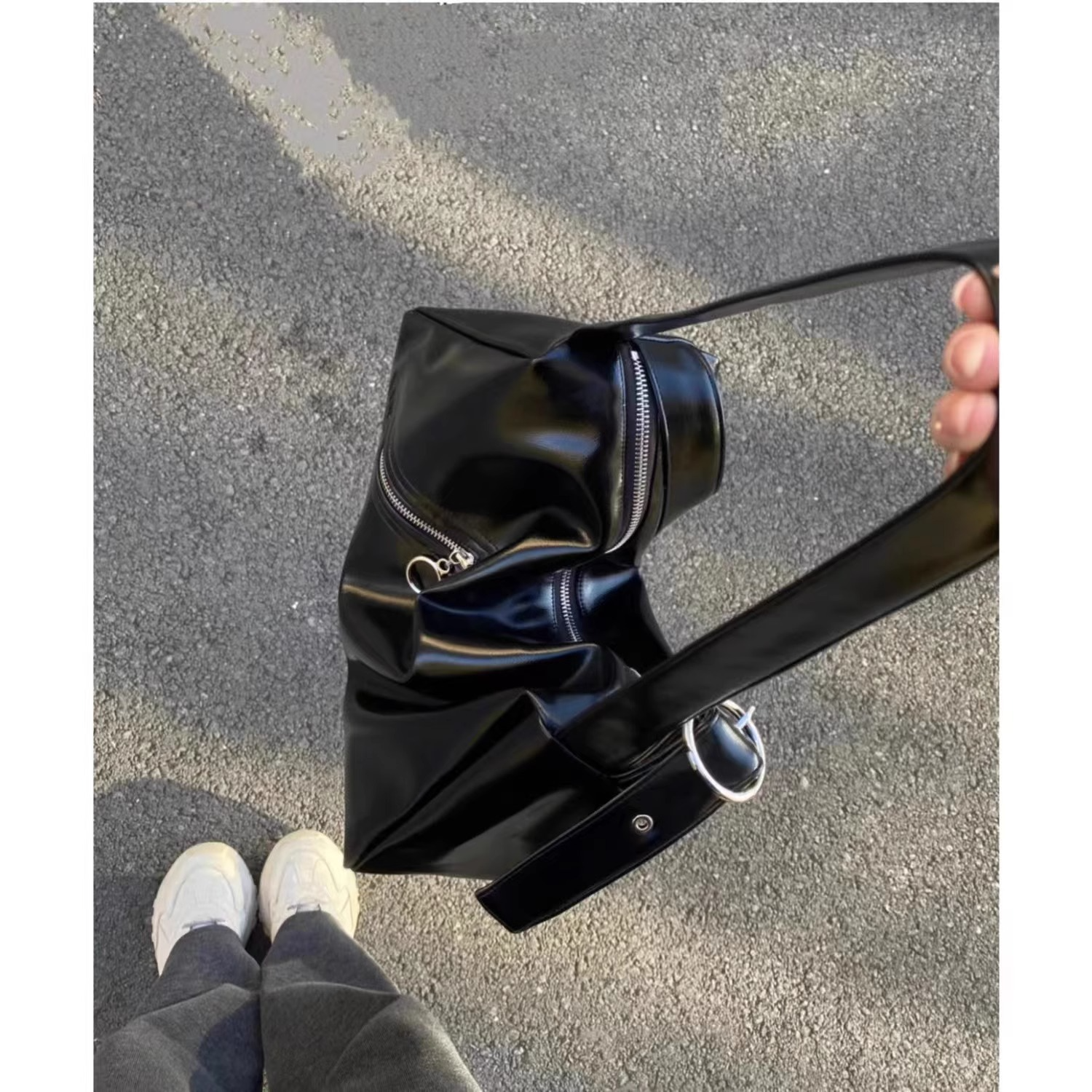 Schultertasche für Damen ⎜ Weiche Umhängetasche aus Leder mit modernem Design für Alltag und Freizeit