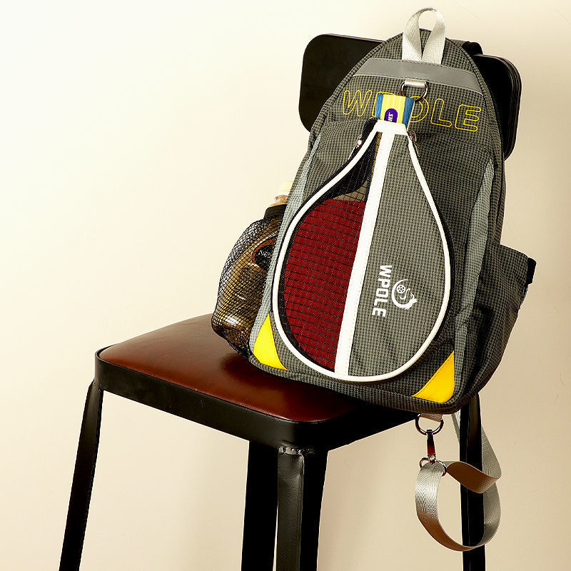 Sportliche Umhängetasche für Tischtennis ⎜ Leichte Brusttasche mit Flaschenfach für Training und Freizeit