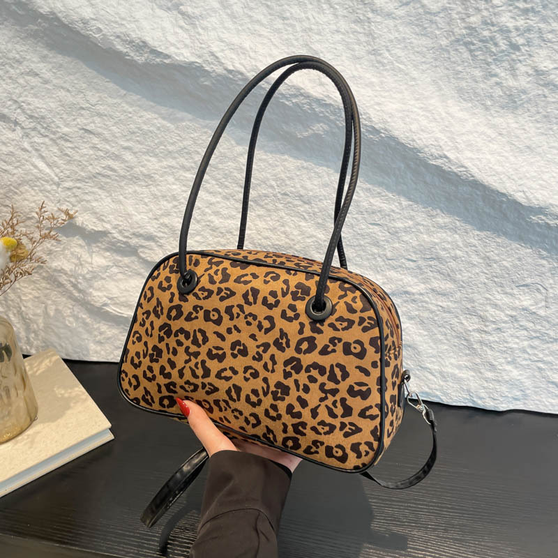 Bowlingtasche für Damen ⎜ Handtasche mit Leopardenmuster im Vintage-Stil für Alltag und Freizeit