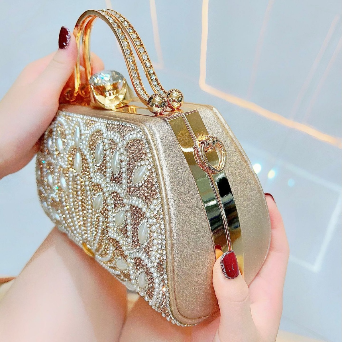 Damen Clutch Tasche ⎜ Elegante Handtasche mit Strass und Perlen für Abend und Events