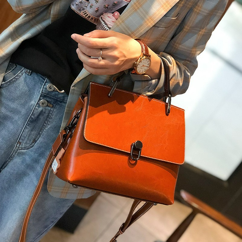 Damen Handtasche aus Leder ⎜ Elegante Umhängetasche mit Strukturierter Oberfläche und Modernem Tragegriff